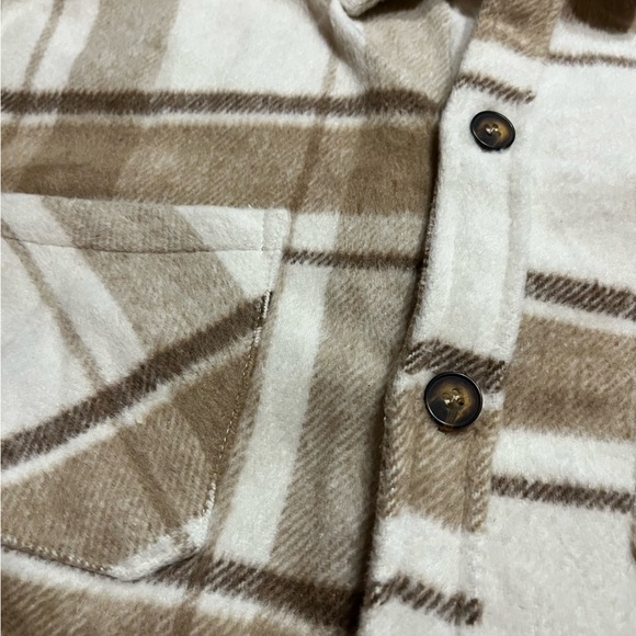 Shacket - Picture 2 of 3